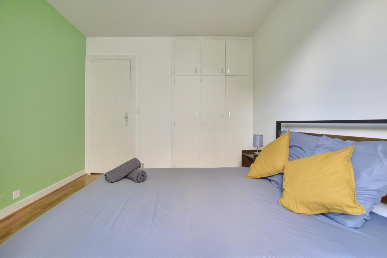 2 Bedrooms Tour Eiffel Breteuil Париж Экстерьер фото