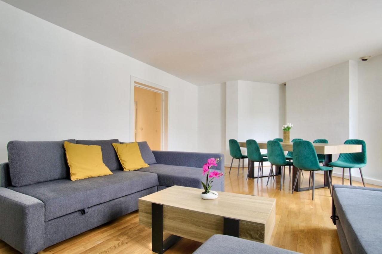 2 Bedrooms Tour Eiffel Breteuil Париж Экстерьер фото