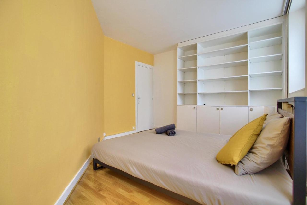 2 Bedrooms Tour Eiffel Breteuil Париж Экстерьер фото